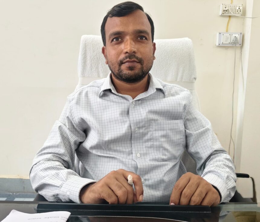 अंचलाधिकारी संजय यादव