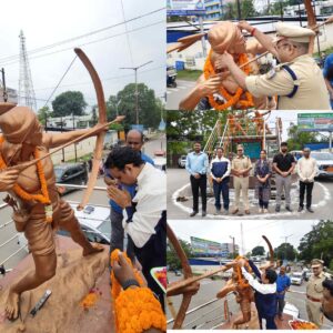 administration paid floral tribute to sido kanhu on hool day dc and sp offered homage