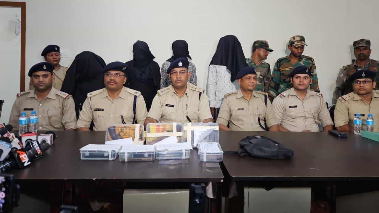 Home 55 ranchi me gupchup vikreta mahila hatya kand ka khulasa 4 aaropi girftar