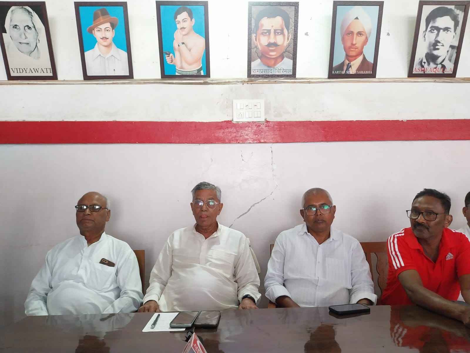 Home 41 chouparan political row former mla umashankar akela levels serious allegations against mla and police station in charge1