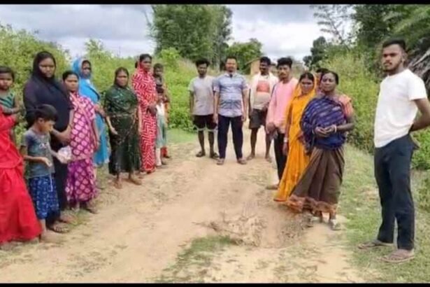 giridih villagers protest over bad road and drinking water crisis in anjanwa malukchal