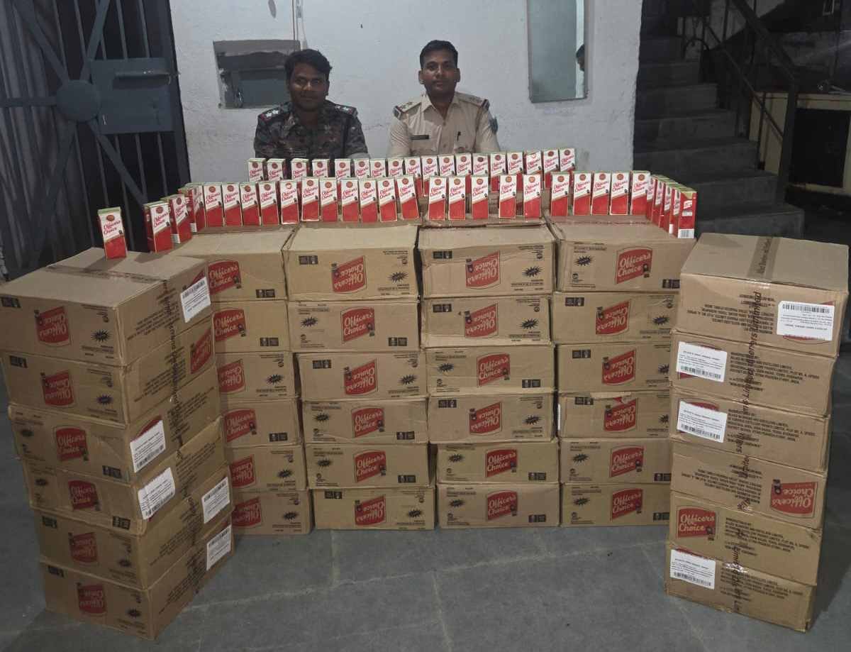 hazaribagh-police-big-action-41-cartons-of-illegal-english-liquor-seized-in-chouparan-smuggler-absconds
