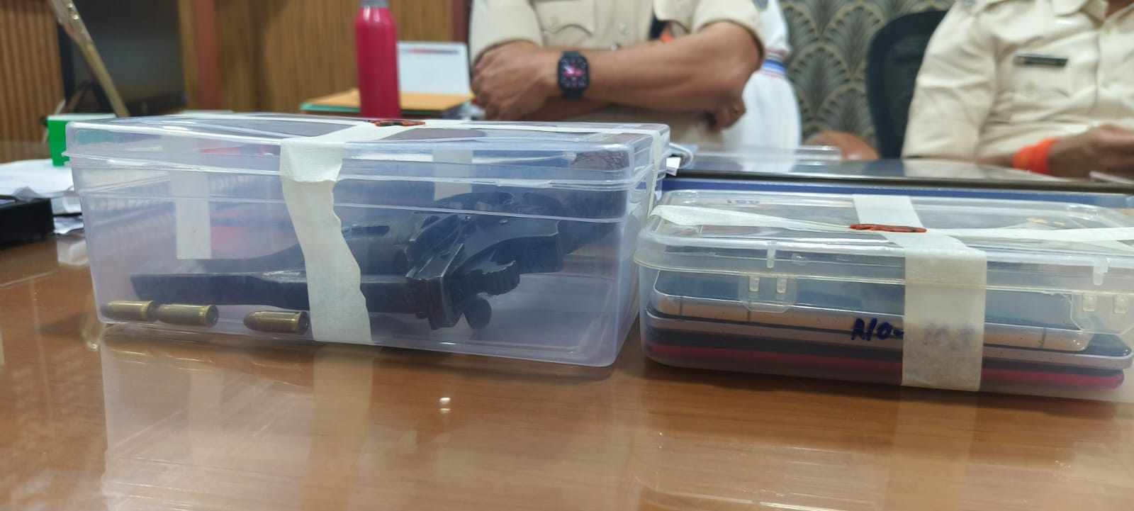 hazaribagh police big action three criminals arrested with weapons in chouparan police foils major crime plan2