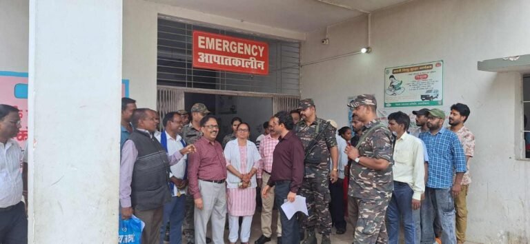 विष्णुगढ़ सीएचसी में अचानक पहुंचे डीसी हेमंत सती, वार्ड-दर-वार्ड परखी स्वास्थ्य व्यवस्था