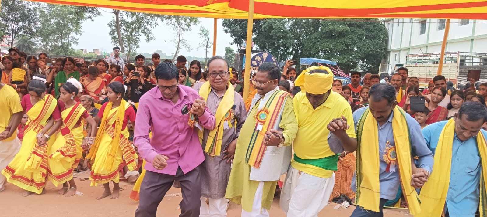 block level karam festival celebrated with pomp in vishnugarh kharki jhumar team stood first4