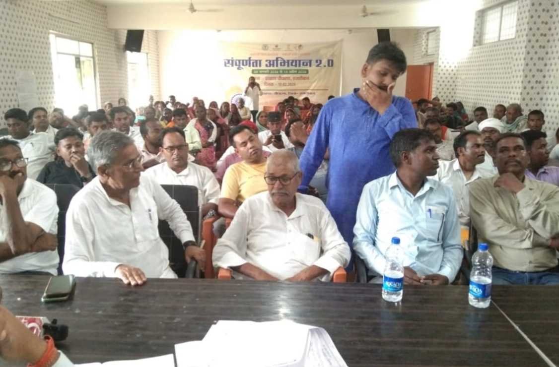 Home 2 former mla umashankar akela leads protest with villagers over alleged encroachment on bhoodan land3