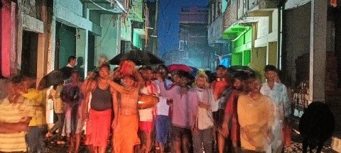 maa mansa puja begins with kalash yatra crowd of devotees throngs as doors open at midnight1