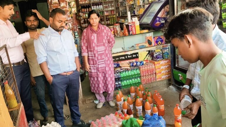 दारू में खाद्य सुरक्षा विभाग की छापेमारी, 71 लीटर एक्सपायरी कोल्ड ड्रिंक और केमिकलयुक्त चाट नष्ट 1 दारू में खाद्य सुरक्षा विभाग की छापेमारी, 71 लीटर एक्सपायरी कोल्ड ड्रिंक और केमिकलयुक्त चाट नष्ट