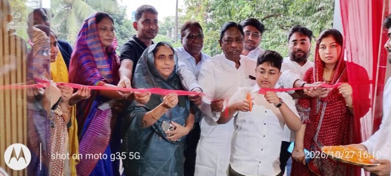 बरहरवा में होटल ए टी एन टावर का हुआ भव्य उद्घाटन,विधायक निसात आलम ने फीता काटकर किया शुभारंभ।