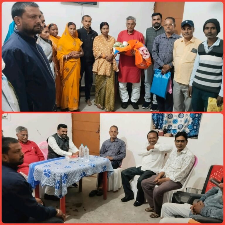 बच्ची के छठी समारोह में शामिल हुए पूर्व विधायक उमाशंकर अकेला, नवजात को दिया आशीर्वाद