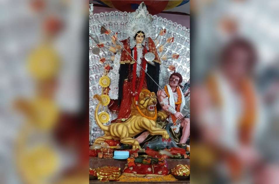 विष्णुगढ़: रमुआ की दुर्गा पूजा परंपरा पर विशेष खबर: वेश्यालय की मिट्टी से गढ़ी जाती है मां दुर्गा की प्रतिमा, रमुआ की पूजा में समरसता की अनूठी मिसाल 1 IMG COM 20261019 1621522